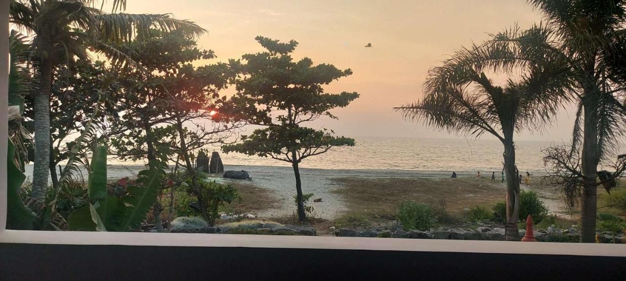 Happy Seas Beach Villa アーラップーザ県 エクステリア 写真